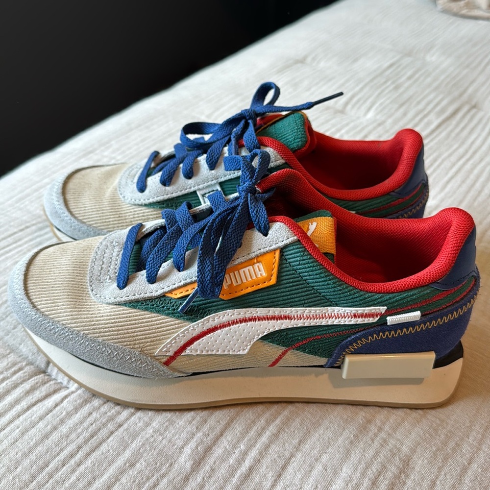 Brand New Never Warn Puma Boys Youth Size 6